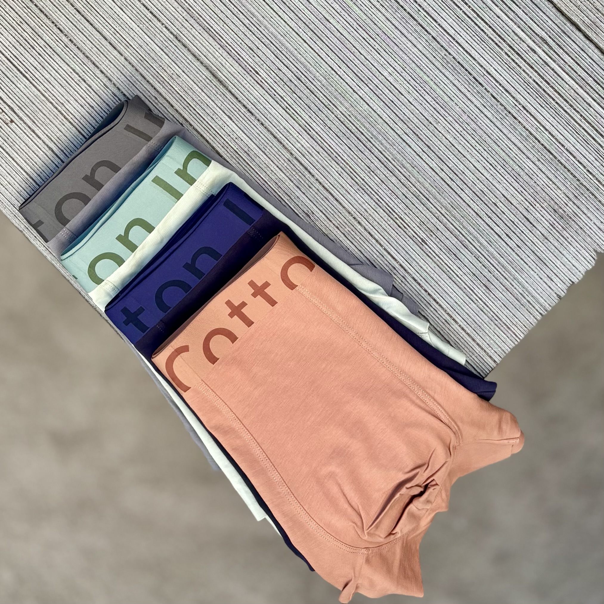 شورت مردانه کش لیزری پادار  cotton in